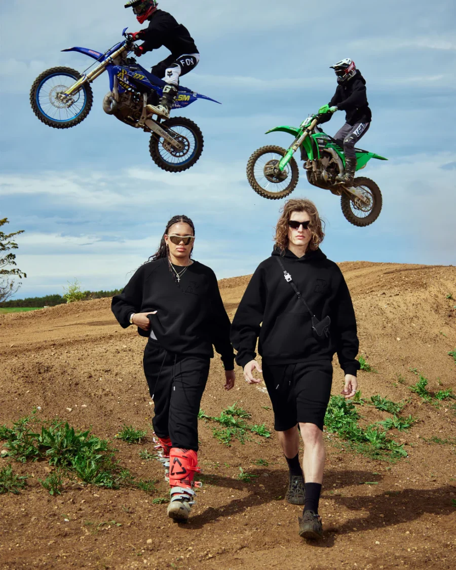 SSS REALISM LEGACY BLACK HOODIEs - Image 3